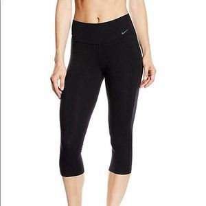 NIKE Dri-Fit Training Capri Leggings